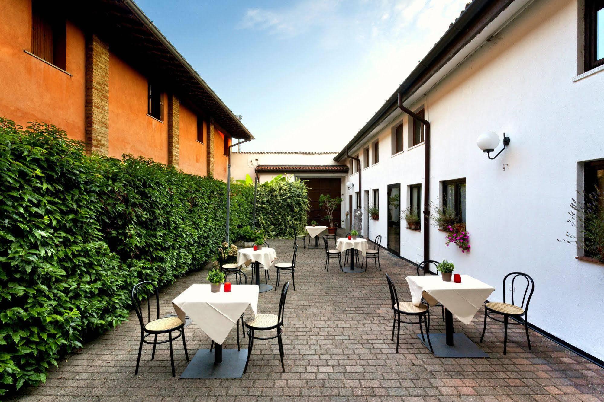Excel Hotel Naviglio - Ca'Bianca Milão Exterior foto